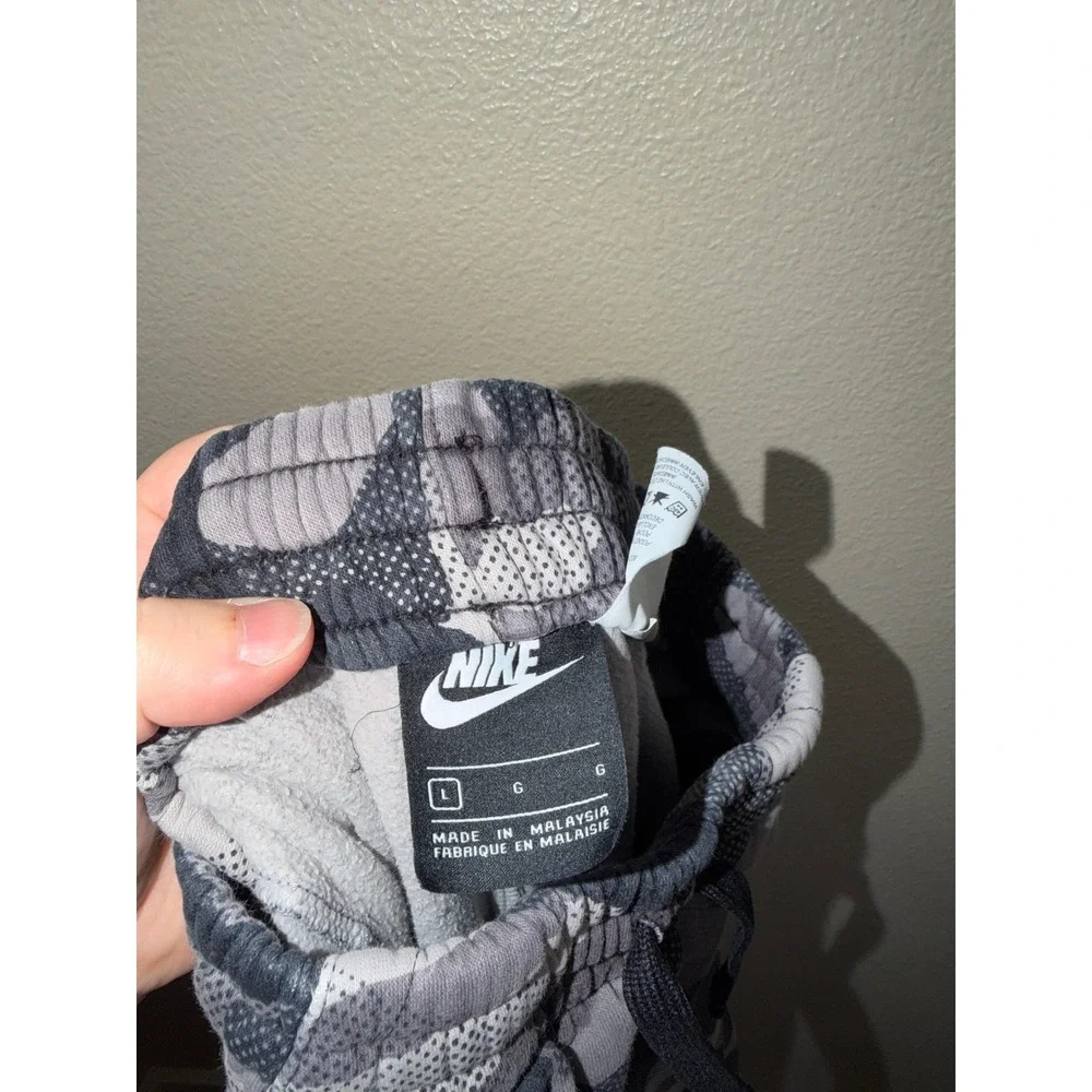 Boys Nike Sweats Size Large